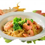 PASTA CON CAMARONES, BROCOLI Y QUESO